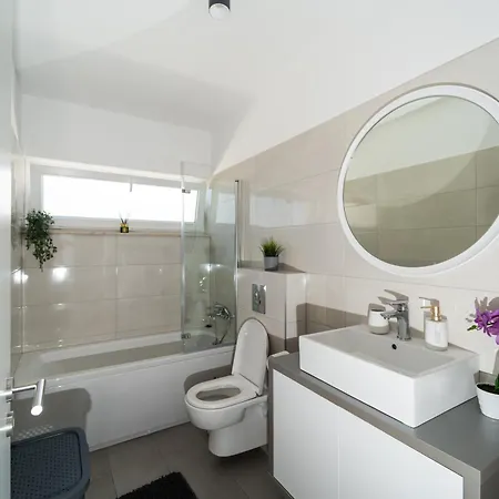 Aria With A Private Heated Pool Debeljak