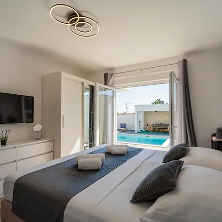 ヴィラ Aria With A Private Heated Pool *