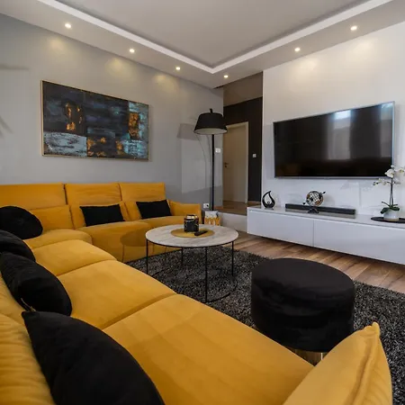 Aria With A Private Heated Pool Debeljak