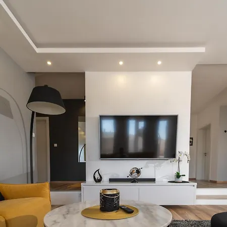 Aria With A Private Heated Pool *