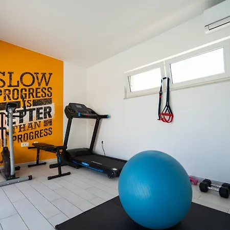 Aria With A Private Heated Pool