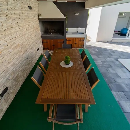 Aria With A Private Heated Pool ヴィラ