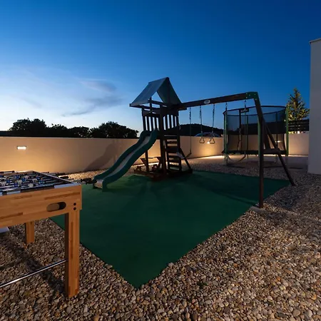 ヴィラ Aria With A Private Heated Pool