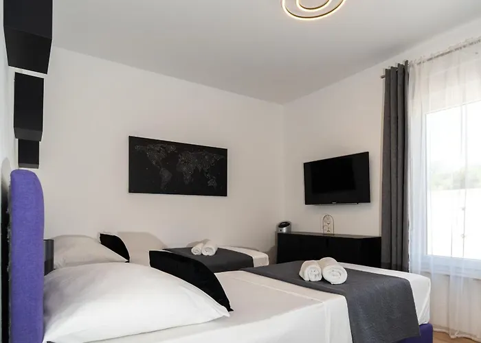 Villa Aria With A Private Heated Pool *