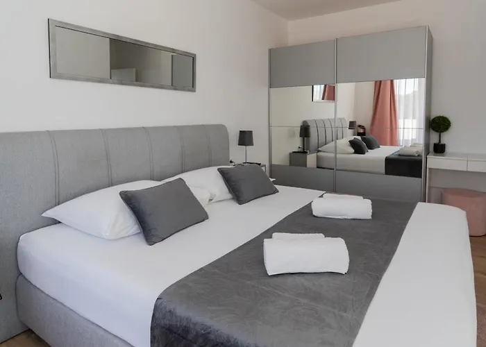 Aria With A Private Heated Pool *