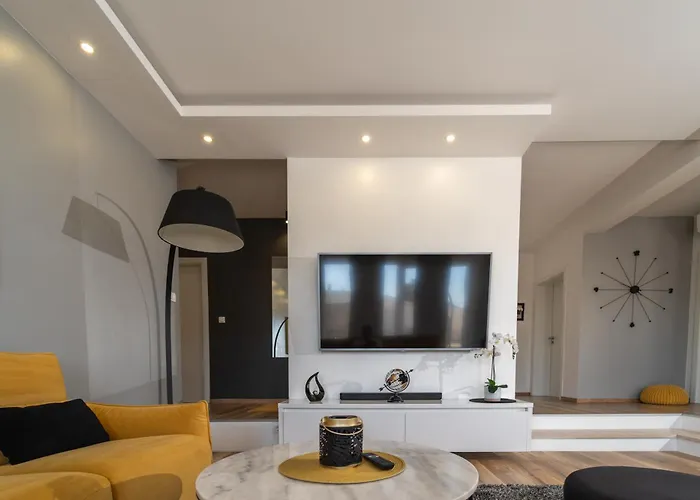 Aria With A Private Heated Pool *