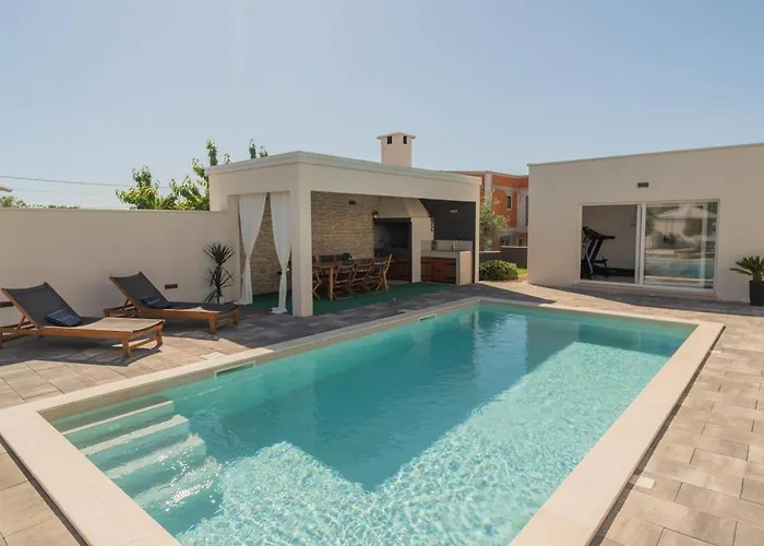 Aria With A Private Heated Pool * Debeljak