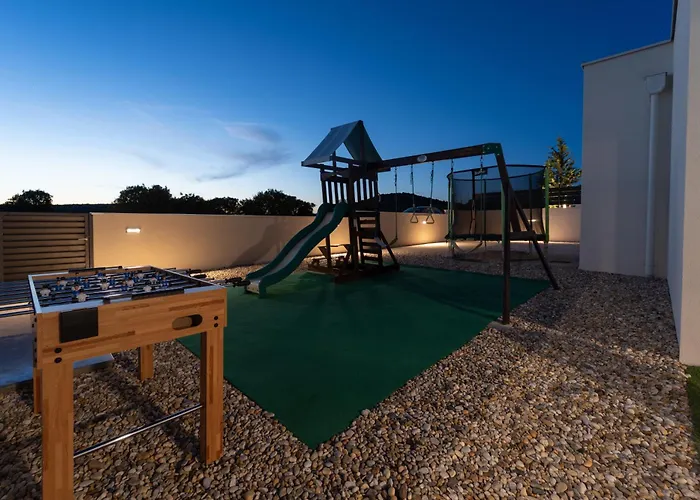 Villa Aria With A Private Heated Pool