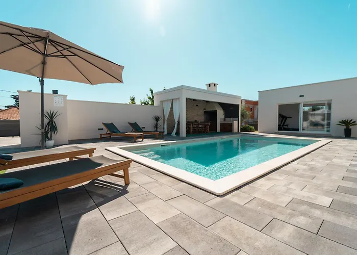 Aria With A Private Heated Pool Villa Debeljak