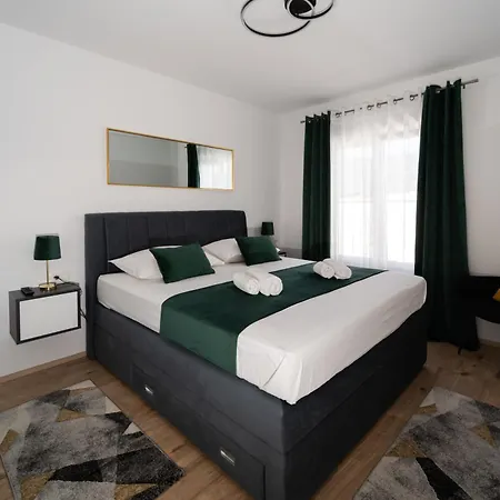 Aria With A Private Heated Pool