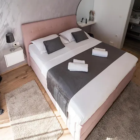 Aria With A Private Heated Pool