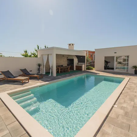 Aria With A Private Heated Pool * Debeljak