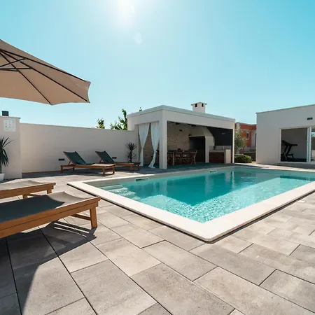 Aria With A Private Heated Pool Villa Debeljak