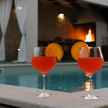 Villa Aria With A Private Heated Pool