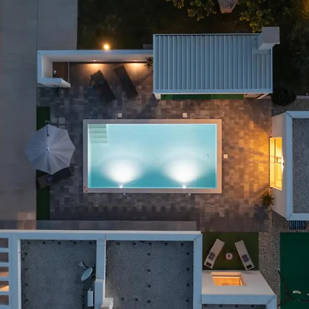 Villa Aria With A Private Heated Pool *