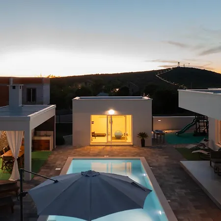 Aria With A Private Heated Pool Villa Debeljak