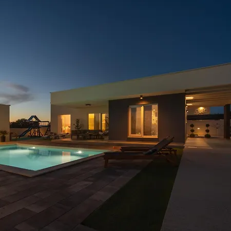 Villa Aria With A Private Heated Pool Debeljak