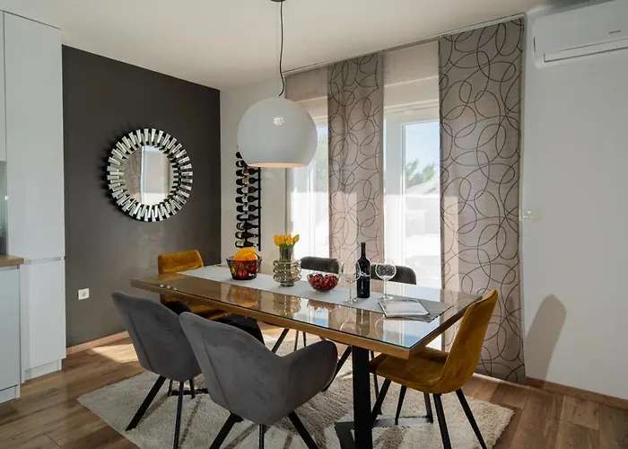 Aria With A Private Heated Pool