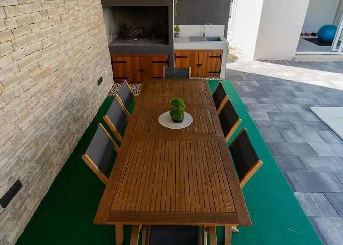 Вилла Aria With A Private Heated Pool Debeljak